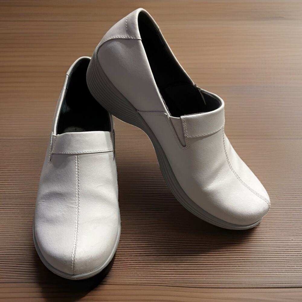 WORK WONDERS by DANSKO Coral White Leather Nursing Clogs Slip Resistant S 37 / 7